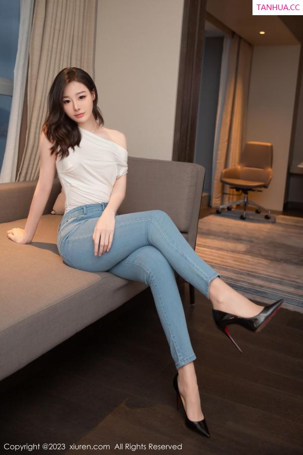 [XiuRen]高清写真图 2023.02.10 No.6250 是小逗逗 美臀牛仔裤